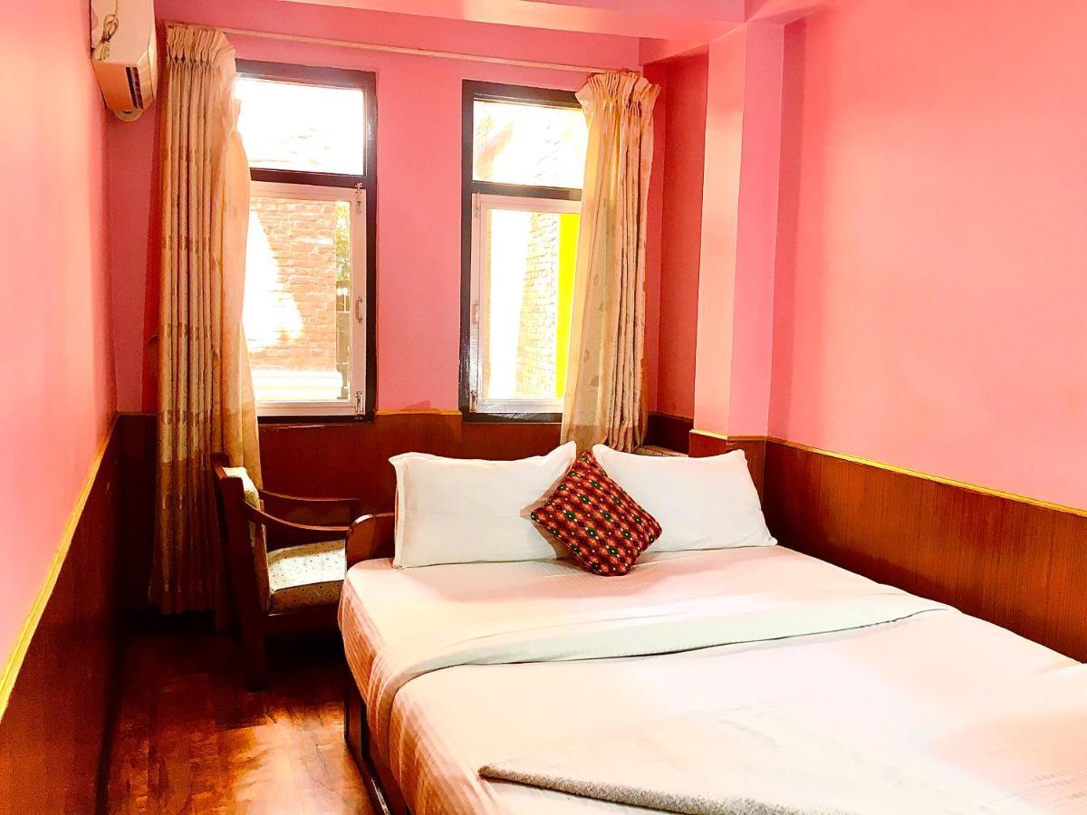 Hotel Plumeria Inn Katmandu Kültér fotó