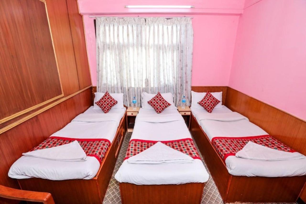 Hotel Plumeria Inn Katmandu Kültér fotó